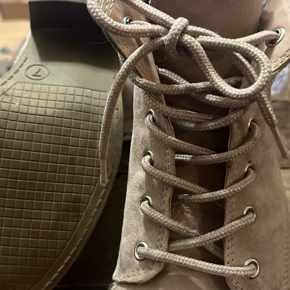 Pink booties - Picture 4 of 6